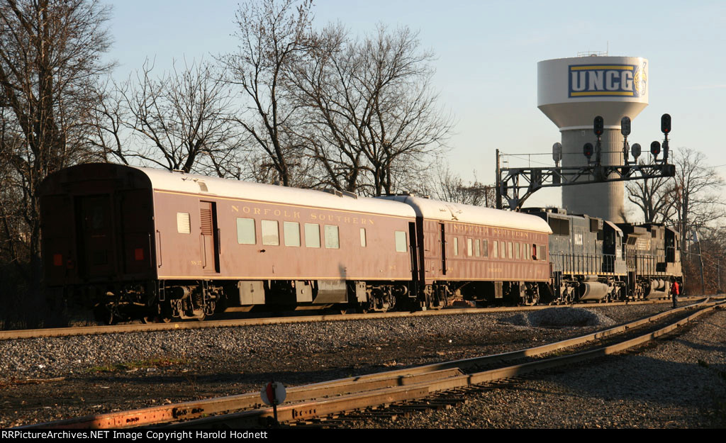 NS 37 & 36 ride behind train 351's power